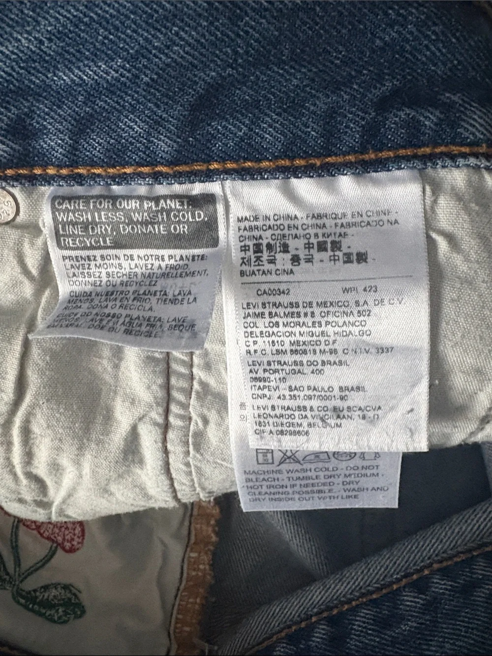 LEVI'S 501 High-Rise Distressed Straight-Leg Jeans Size 10 -- EMBROIDERED CHERRY